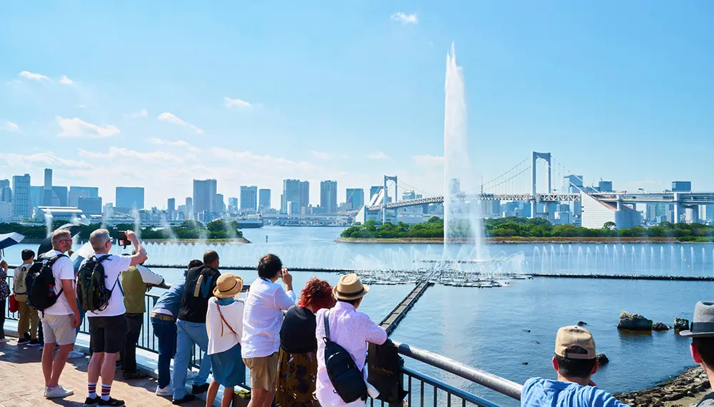 자유의 여신상 복제품 쪽에서 본 Tokyo Aqua Symphony 전망